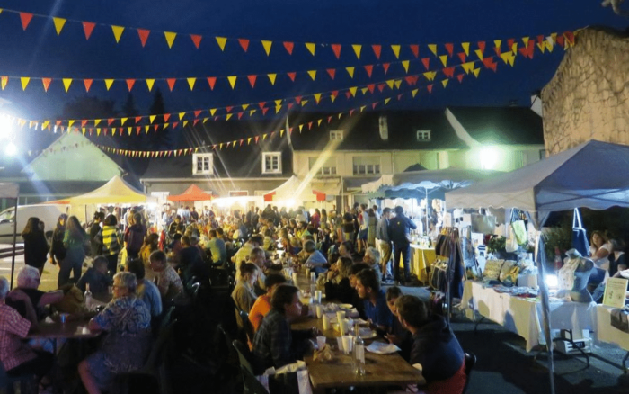 Le marché de nuit du 16 Août sous des airs venus du Pays Basque