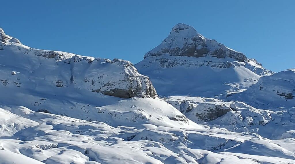 Lire la suite à propos de l’article Recherche d’un Médecin de Montagne pour la Saison Hivernale 2024/2025 à La Pierre St Martin