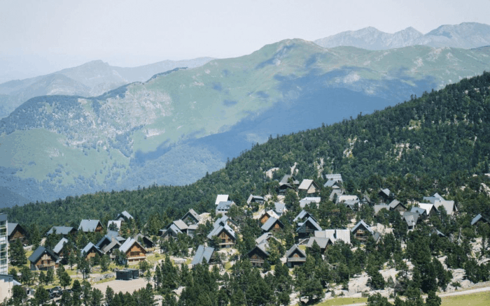 Quels sont ces projets qui visent à dynamiser le tourisme entre les vallées du Barétous et de Roncal ?