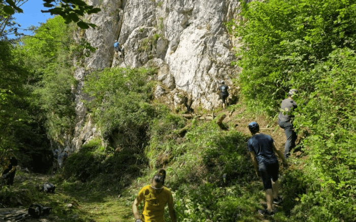  Les falaises nettoyées par les bénévoles