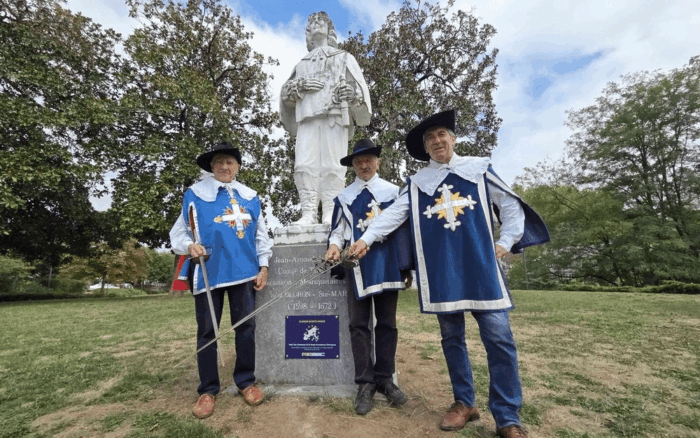 Ils se donnent pour mission de remettre les mousquetaires au centre du Béarn